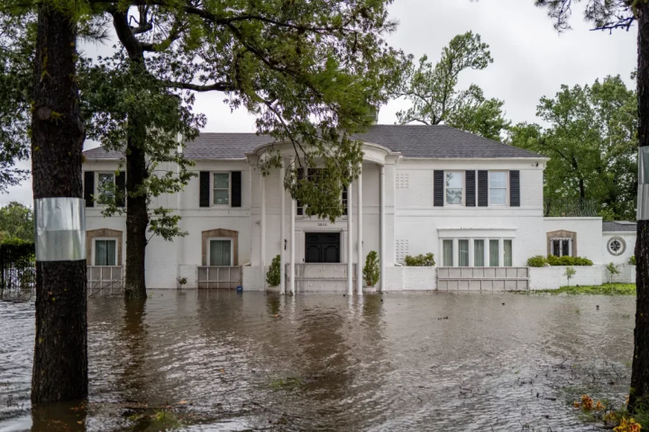 illustrating the flood risk from above-normal precipitation during a La Niña winter.